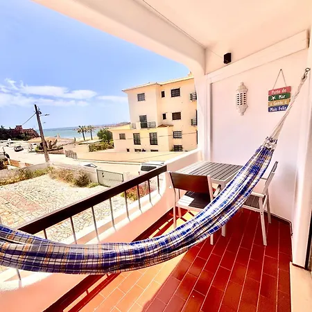 Front & Castle View - Sunny Apartman