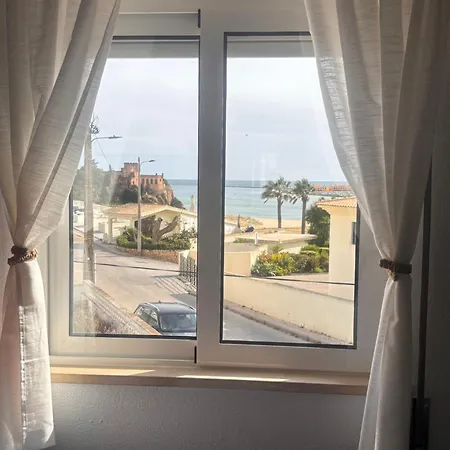 شقة Front & Castle View - Sunny *